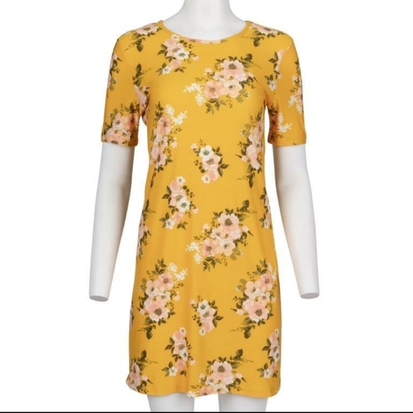 Bobbie Brooks Dresses & Skirts - New Bobbie Brooks short sleeve Mustard Dress